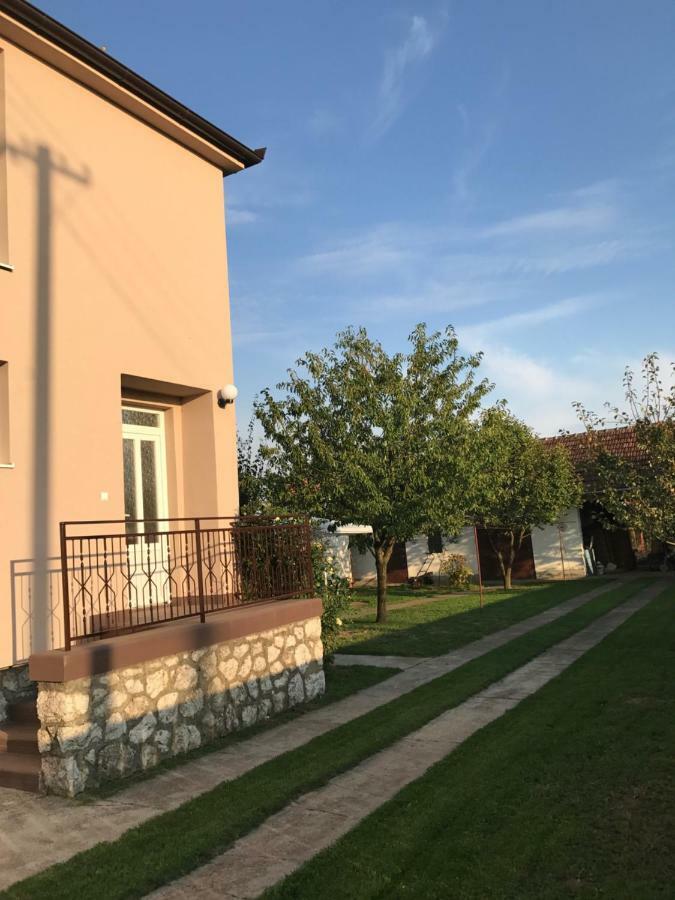 Apartmani Matosevic Ivankovo Buitenkant foto